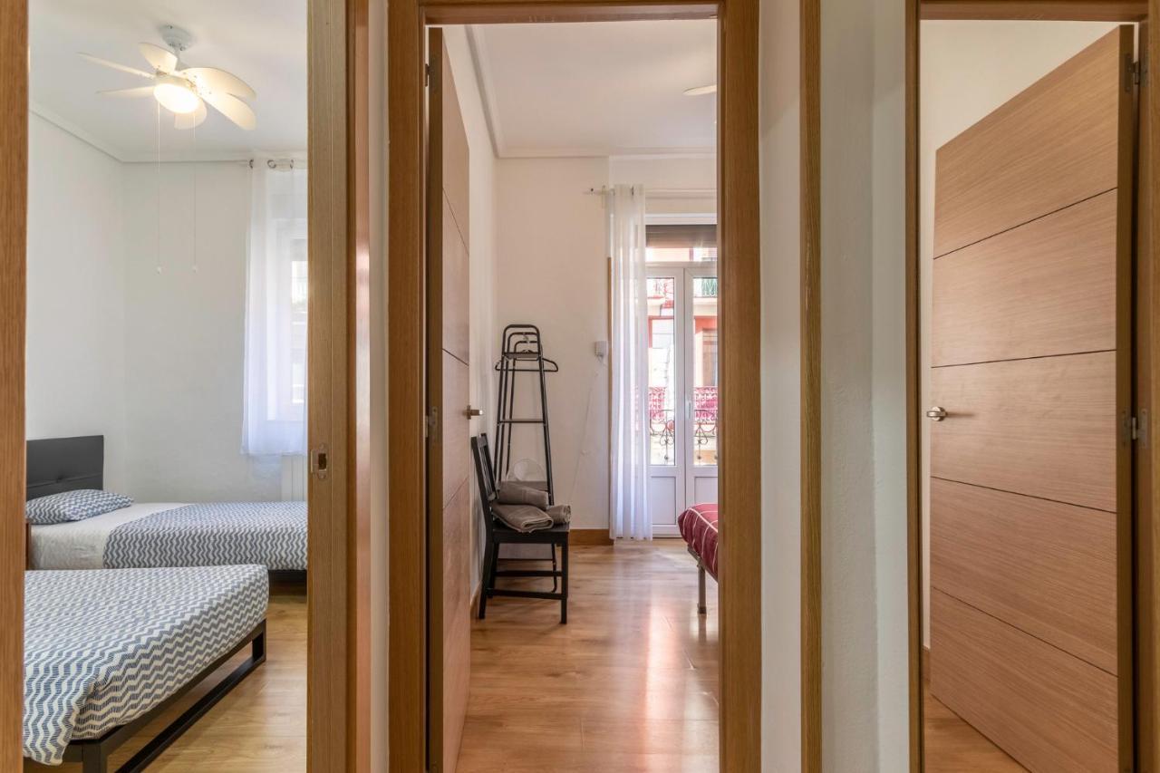 Apartamento Junto Al Guggenheim Con Parking Gratuito Більбао Екстер'єр фото
